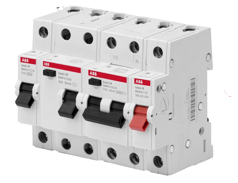 Заводская иллюстрация семейства ABB basic M; крайний слева аппарат BMS411C16 с C16 и 4500